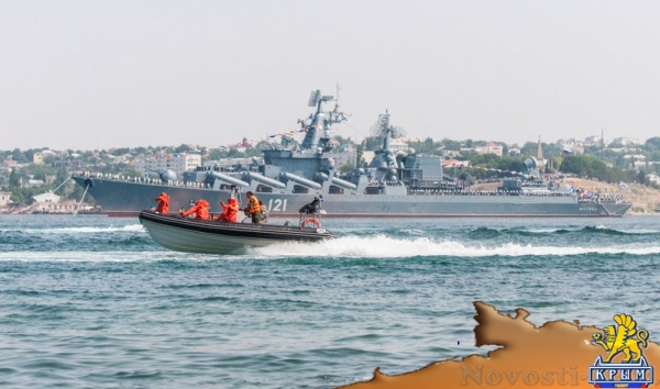 Севастополь отметил День флота парадом новых кораблей, авиашоу и танцами буксиров на воде (ФОТОРЕПОРТАЖ) - «Политика Крыма»