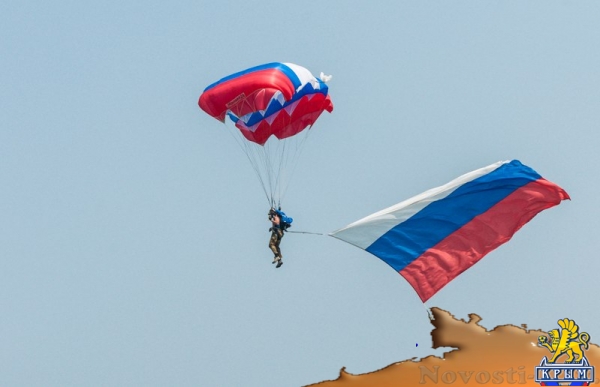 Севастополь отметил День флота парадом новых кораблей, авиашоу и танцами буксиров на воде (ФОТОРЕПОРТАЖ) - «Политика Крыма»
