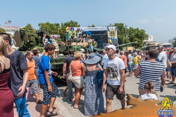 Севастополь отметил День флота парадом новых кораблей, авиашоу и танцами буксиров на воде (ФОТОРЕПОРТАЖ) - «Политика Крыма»