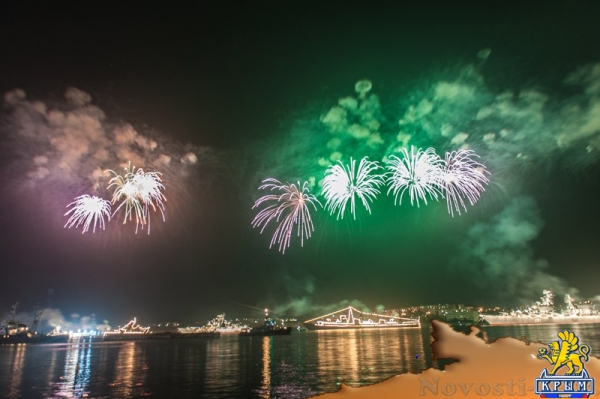 Севастополь отметил День флота парадом новых кораблей, авиашоу и танцами буксиров на воде (ФОТОРЕПОРТАЖ) - «Политика Крыма»