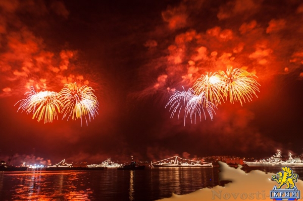 Севастополь отметил День флота парадом новых кораблей, авиашоу и танцами буксиров на воде (ФОТОРЕПОРТАЖ) - «Политика Крыма»