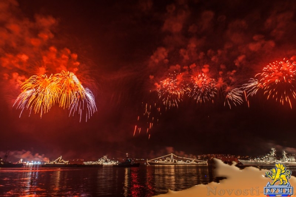 Севастополь отметил День флота парадом новых кораблей, авиашоу и танцами буксиров на воде (ФОТОРЕПОРТАЖ) - «Политика Крыма»