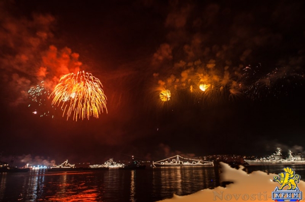 Севастополь отметил День флота парадом новых кораблей, авиашоу и танцами буксиров на воде (ФОТОРЕПОРТАЖ) - «Политика Крыма»