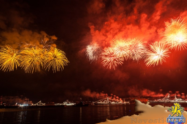 Севастополь отметил День флота парадом новых кораблей, авиашоу и танцами буксиров на воде (ФОТОРЕПОРТАЖ) - «Политика Крыма»