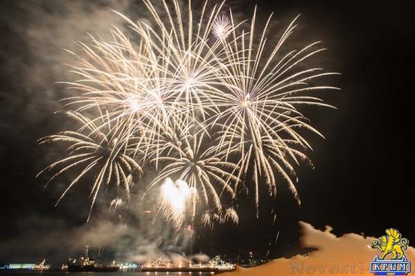 Севастополь отметил День флота парадом новых кораблей, авиашоу и танцами буксиров на воде (ФОТОРЕПОРТАЖ) - «Политика Крыма»