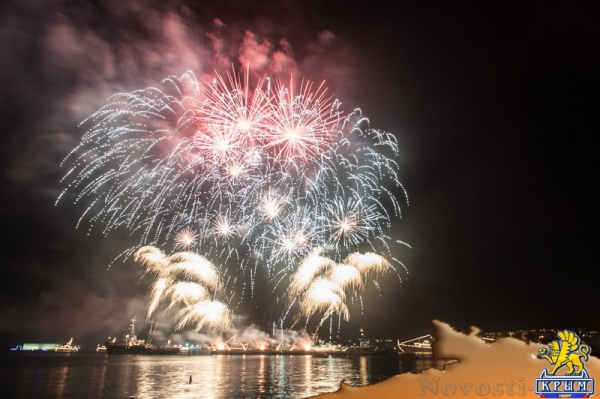 Севастополь отметил День флота парадом новых кораблей, авиашоу и танцами буксиров на воде (ФОТОРЕПОРТАЖ) - «Политика Крыма»