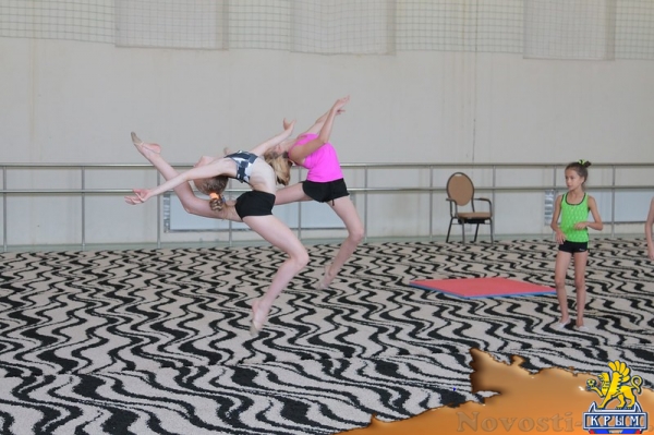 Мастер-класс для гимнасток: Кристина Мацкевич побывала в центре олимпийских чемпионок - «Керчь»