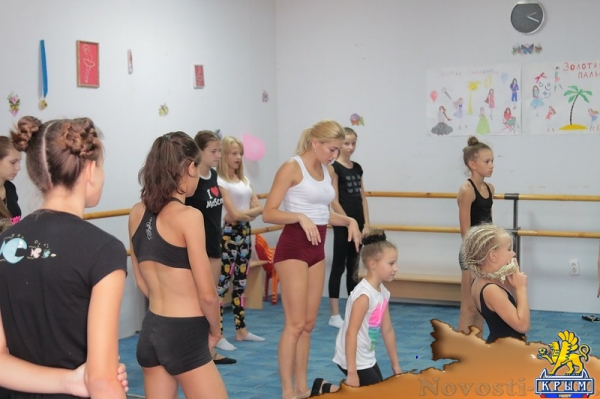 Мастер-класс для гимнасток: Кристина Мацкевич побывала в центре олимпийских чемпионок - «Керчь»