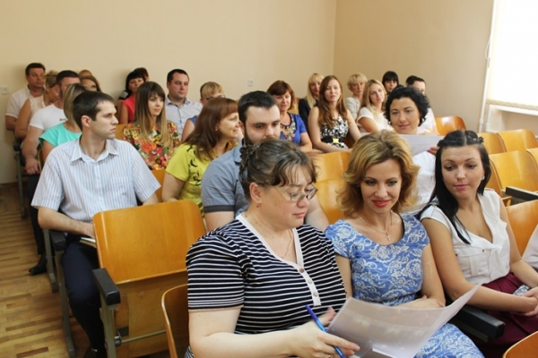 Обмен опытом между специалистами центрального аппарата и теротделов Госкомрегистра совершенствует правоприменительную практику в сфере регистрации — Александр Спиридонов - «Госкомрегистр»