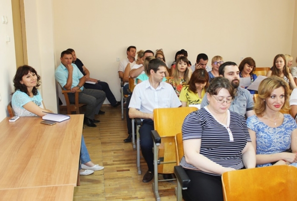 Обмен опытом между специалистами центрального аппарата и теротделов Госкомрегистра совершенствует правоприменительную практику в сфере регистрации — Александр Спиридонов - «Госкомрегистр»