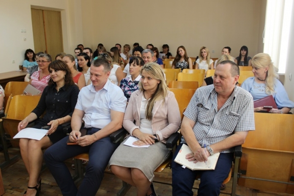 Обмен опытом между специалистами центрального аппарата и теротделов Госкомрегистра совершенствует правоприменительную практику в сфере регистрации — Александр Спиридонов - «Госкомрегистр»