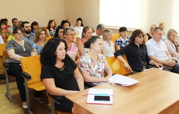 Обмен опытом между специалистами центрального аппарата и теротделов Госкомрегистра совершенствует правоприменительную практику в сфере регистрации — Александр Спиридонов - «Госкомрегистр»