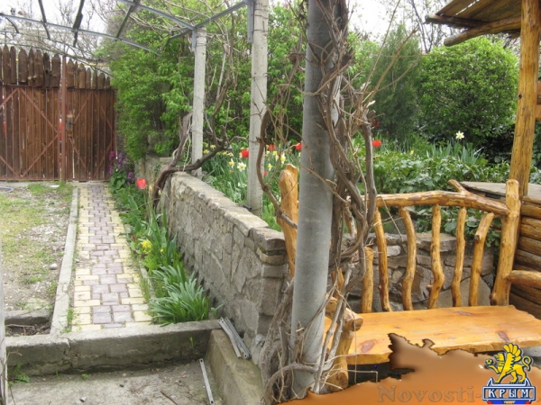 Отдых в Орджоникидзе. Дачный домик с бассейном Отдых в Крыму 2016 - жильё в Крыму без посредников - «Отдых в Орджоникидзе»