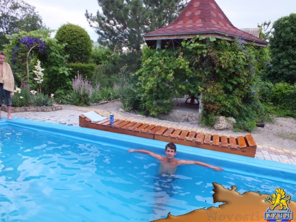 Отдых в Орджоникидзе. Дачный домик с бассейном Отдых в Крыму 2016 - жильё в Крыму без посредников - «Отдых в Орджоникидзе»