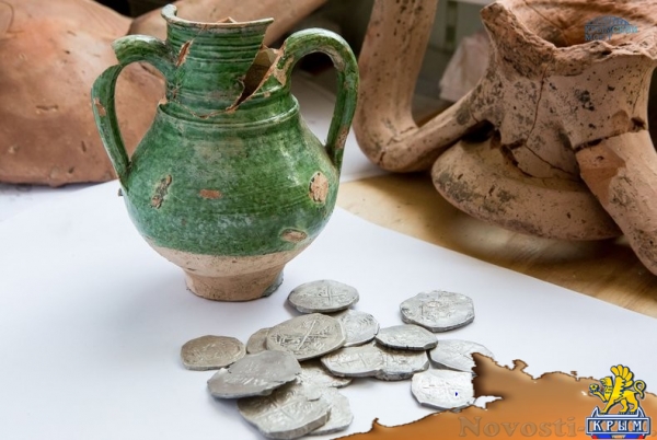 На месте будущего строительства подъездной дороги к Крымскому мосту археологи обнаружили клад серебряных монет (ФОТО)  - «Культура»