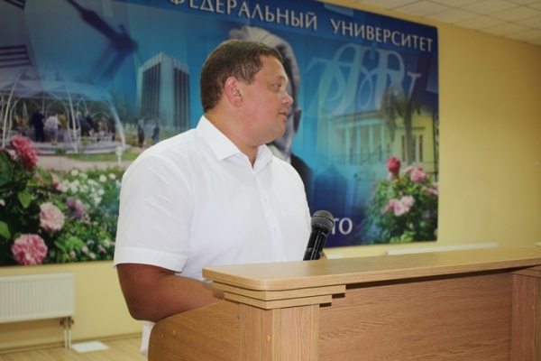 На торжественном собрании в КФУ им. В.И. Вернадского подвели итоги работы Госкомрегистра за 2 года и обсудили приоритетные задачи на ближайшее время - «Госкомрегистр»