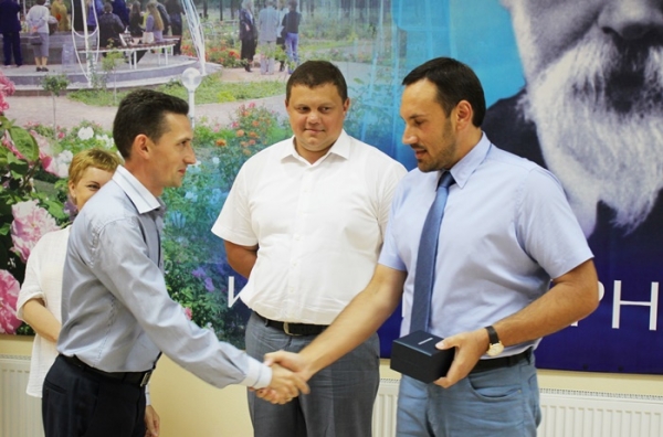 На торжественном собрании в КФУ им. В.И. Вернадского подвели итоги работы Госкомрегистра за 2 года и обсудили приоритетные задачи на ближайшее время - «Госкомрегистр»