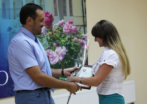 На торжественном собрании в КФУ им. В.И. Вернадского подвели итоги работы Госкомрегистра за 2 года и обсудили приоритетные задачи на ближайшее время - «Госкомрегистр»