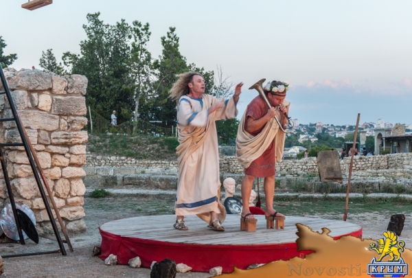 "Троянская война закончилась" в ознаменование открытия первого фестиваля севастопольских театров (ФОТОРЕПОРТАЖ) - «Общество Крыма» "Троянская война закончилась" в ознаменование открытия первого фестиваля севастопольских театров (ФОТОРЕПОРТАЖ) - «Общество Крыма»