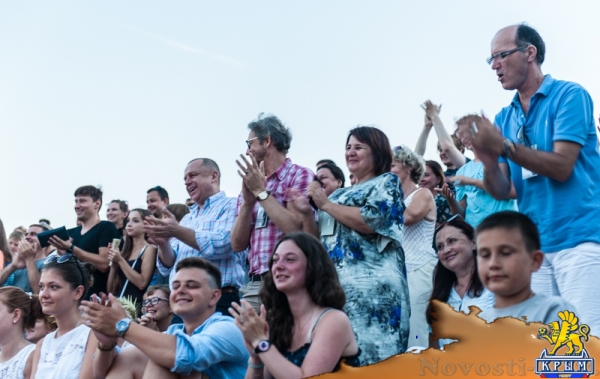 "Троянская война закончилась" в ознаменование открытия первого фестиваля севастопольских театров (ФОТОРЕПОРТАЖ) - «Общество Крыма» "Троянская война закончилась" в ознаменование открытия первого фестиваля севастопольских театров (ФОТОРЕПОРТАЖ) - «Общество Крыма»