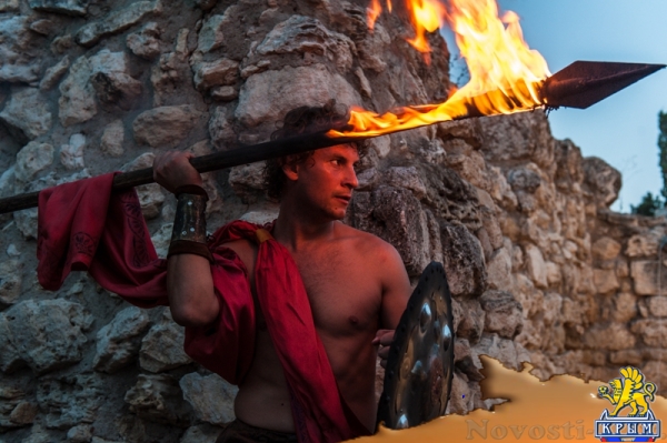 "Троянская война закончилась" в ознаменование открытия первого фестиваля севастопольских театров (ФОТОРЕПОРТАЖ) - «Общество Крыма» "Троянская война закончилась" в ознаменование открытия первого фестиваля севастопольских театров (ФОТОРЕПОРТАЖ) - «Общество Крыма»