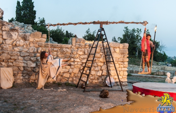 "Троянская война закончилась" в ознаменование открытия первого фестиваля севастопольских театров (ФОТОРЕПОРТАЖ) - «Общество Крыма» "Троянская война закончилась" в ознаменование открытия первого фестиваля севастопольских театров (ФОТОРЕПОРТАЖ) - «Общество Крыма»