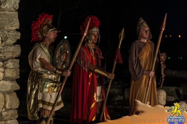 "Троянская война закончилась" в ознаменование открытия первого фестиваля севастопольских театров (ФОТОРЕПОРТАЖ) - «Общество Крыма» "Троянская война закончилась" в ознаменование открытия первого фестиваля севастопольских театров (ФОТОРЕПОРТАЖ) - «Общество Крыма»