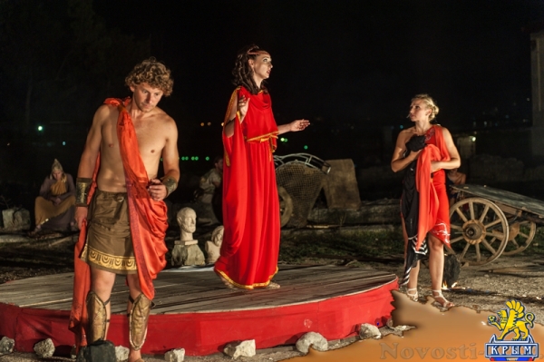 "Троянская война закончилась" в ознаменование открытия первого фестиваля севастопольских театров (ФОТОРЕПОРТАЖ) - «Общество Крыма» "Троянская война закончилась" в ознаменование открытия первого фестиваля севастопольских театров (ФОТОРЕПОРТАЖ) - «Общество Крыма»