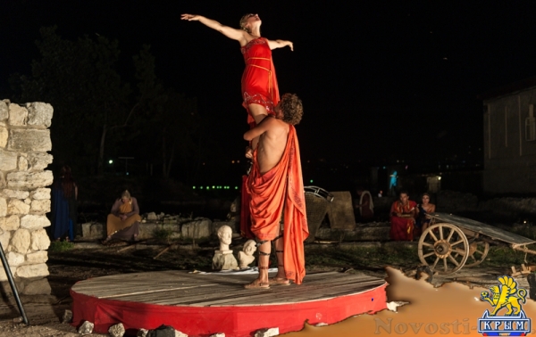 "Троянская война закончилась" в ознаменование открытия первого фестиваля севастопольских театров (ФОТОРЕПОРТАЖ) - «Общество Крыма» "Троянская война закончилась" в ознаменование открытия первого фестиваля севастопольских театров (ФОТОРЕПОРТАЖ) - «Общество Крыма»