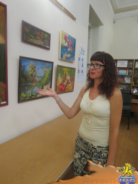 В центральной городской библиотеке Симферополя проходит выставка живописных работ пяти крымских художниц (ФОТО) - «Общество Крыма»