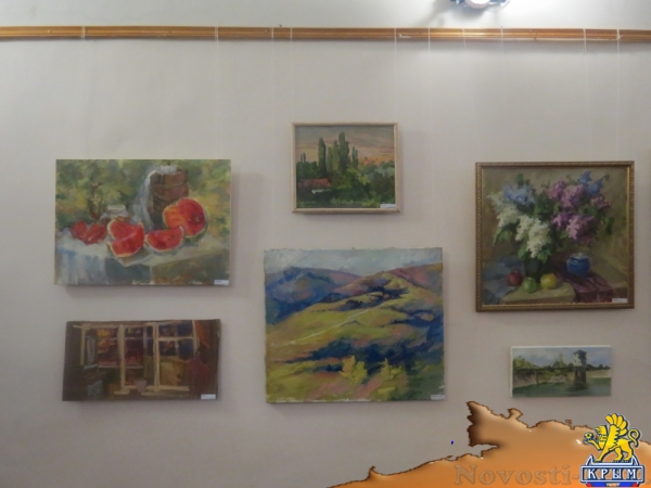В центральной городской библиотеке Симферополя проходит выставка живописных работ пяти крымских художниц (ФОТО) - «Общество Крыма»