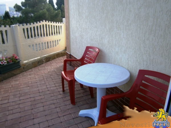 Отдых в Алуште. Крым, Алушта, 1 к. домик у моря, дворик Отдых в Крыму 2016 - жильё в Крыму без посредников - «Отдых в Алуште»