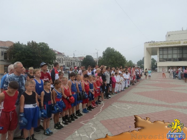 На центральной площади Симферополя прошел молодежный спортивный праздник в честь Всероссийского дня физкультурника (ФОТО) - «Общество Крыма»