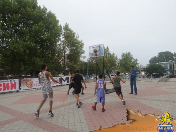 На центральной площади Симферополя прошел молодежный спортивный праздник в честь Всероссийского дня физкультурника (ФОТО) - «Общество Крыма»