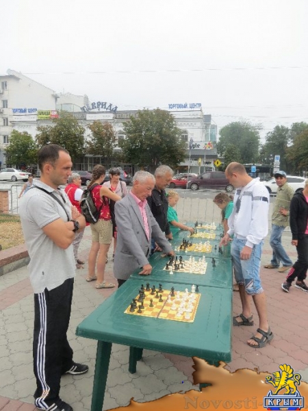 На центральной площади Симферополя прошел молодежный спортивный праздник в честь Всероссийского дня физкультурника (ФОТО) - «Общество Крыма»