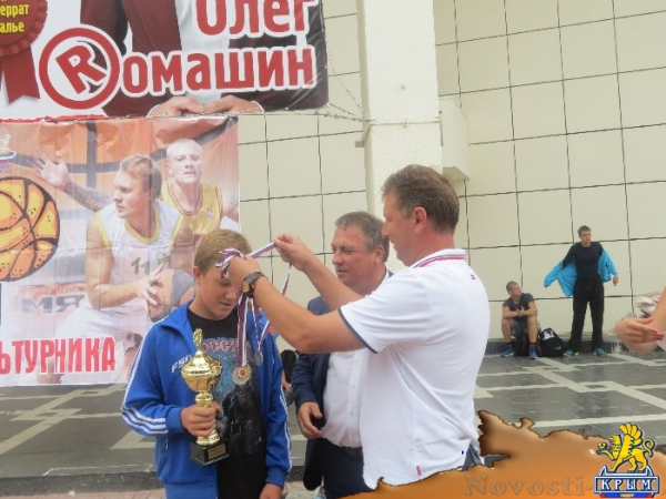 На центральной площади Симферополя прошел молодежный спортивный праздник в честь Всероссийского дня физкультурника (ФОТО) - «Общество Крыма»