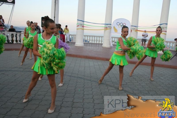 Боги Олимпа поздравили спортсменов Алушты с Днем физкультурника (ФОТО) - «Культура Крыма»