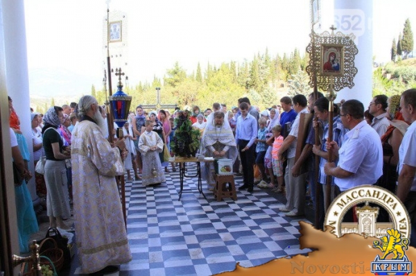 В Крыму на праздник «Яблочный спас» освятили виноград «Массандры» (ФОТО) - «Симферополь»