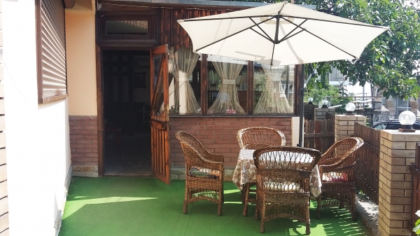 Предприниматель незаконно разместил кафе «Калоша» на муниципальном земельном участке в Ялте площадью 192 кв.м. - «Госкомрегистр»