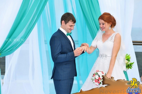 Пара, победившая в проекте «Свадьба в подарок», заключила брак - «Керчь»