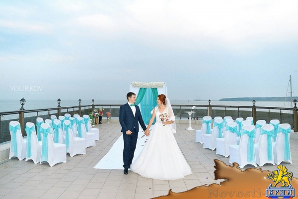 Пара, победившая в проекте «Свадьба в подарок», заключила брак - «Керчь»