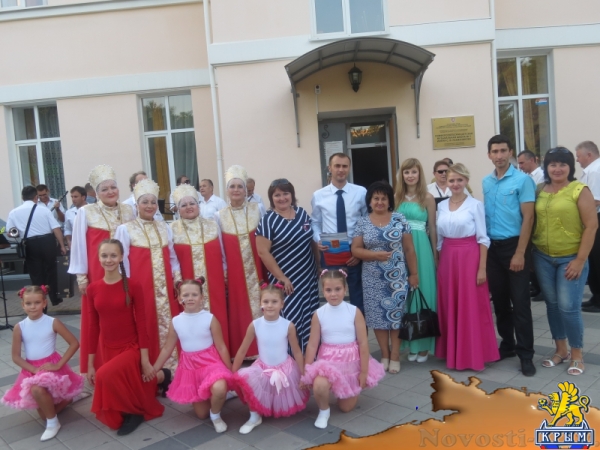 В День Государственного флага Российской Федерации в центре Симферополя прошли праздничные концерты (ФОТО) - «Общество Крыма»