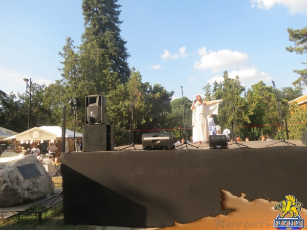 В день открытия памятника Екатерине Великой в столице Крыма власть организовала народные гуляния. Без приятных сюрпризов для крымчан и русских соотечественников во всем мире! (ФОТО) - «Общество Крыма»