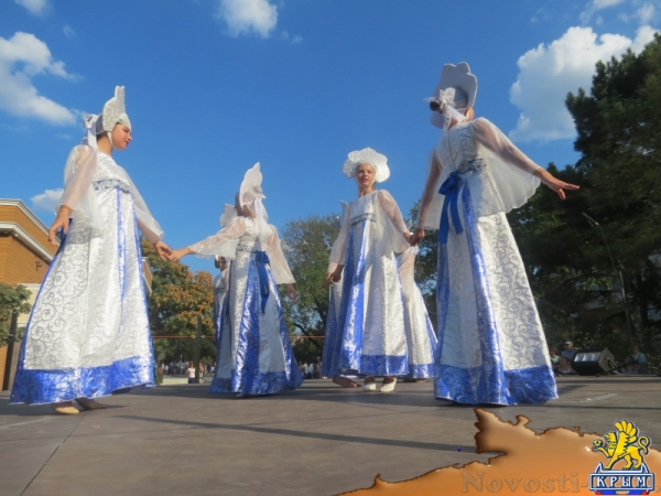 В день открытия памятника Екатерине Великой в столице Крыма власть организовала народные гуляния. Без приятных сюрпризов для крымчан и русских соотечественников во всем мире! (ФОТО) - «Общество Крыма»