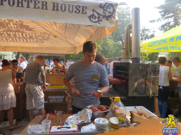 В день открытия памятника Екатерине Великой в столице Крыма власть организовала народные гуляния. Без приятных сюрпризов для крымчан и русских соотечественников во всем мире! (ФОТО) - «Общество Крыма»