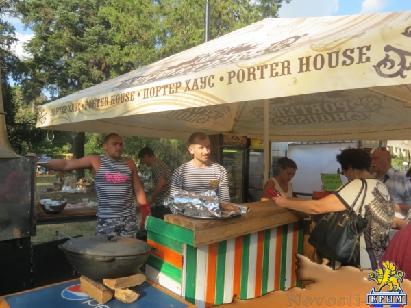 В день открытия памятника Екатерине Великой в столице Крыма власть организовала народные гуляния. Без приятных сюрпризов для крымчан и русских соотечественников во всем мире! (ФОТО) - «Общество Крыма»