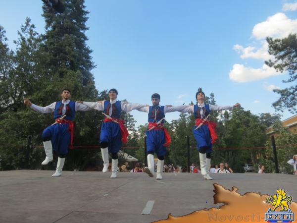 В день открытия памятника Екатерине Великой в столице Крыма власть организовала народные гуляния. Без приятных сюрпризов для крымчан и русских соотечественников во всем мире! (ФОТО) - «Общество Крыма»
