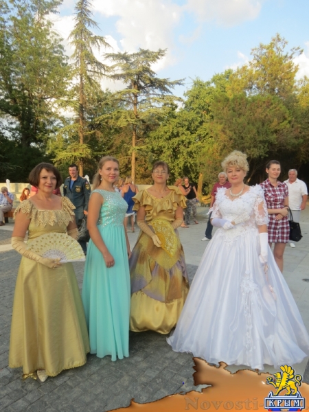 В день открытия памятника Екатерине Великой в столице Крыма власть организовала народные гуляния. Без приятных сюрпризов для крымчан и русских соотечественников во всем мире! (ФОТО) - «Общество Крыма»