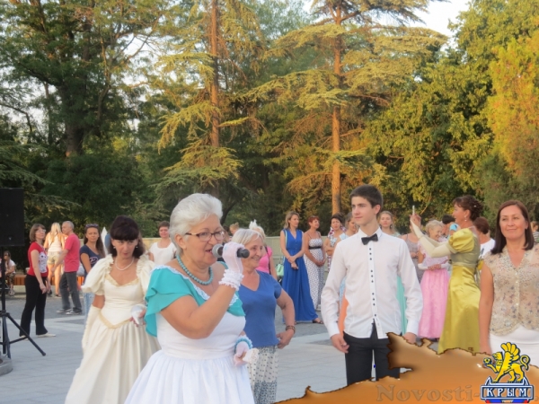 В день открытия памятника Екатерине Великой в столице Крыма власть организовала народные гуляния. Без приятных сюрпризов для крымчан и русских соотечественников во всем мире! (ФОТО) - «Общество Крыма»