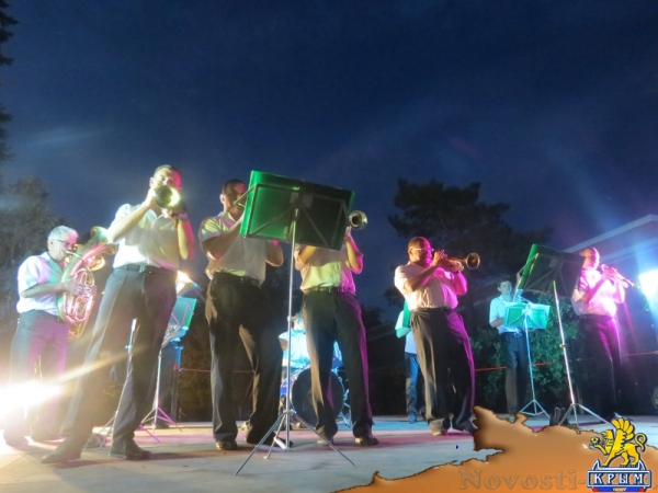 В день открытия памятника Екатерине Великой в столице Крыма власть организовала народные гуляния. Без приятных сюрпризов для крымчан и русских соотечественников во всем мире! (ФОТО) - «Общество Крыма»